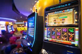pk36 Mobile par slots aur live tables seedha aapke haath mein